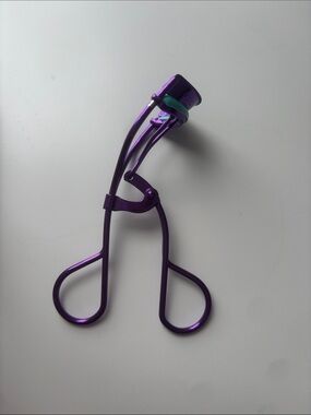 Purple Eyelash Curler with Silicone Pad